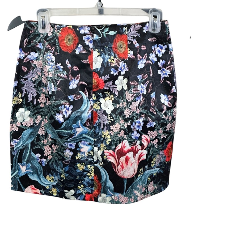 MINKPINK Floral Mini Skirt flowers Black - Picture 6 of 14